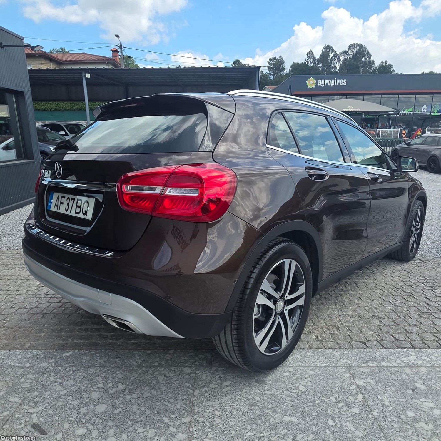 Mercedes-Benz GLA 180 CDI Urban Aut. — fotografia 18