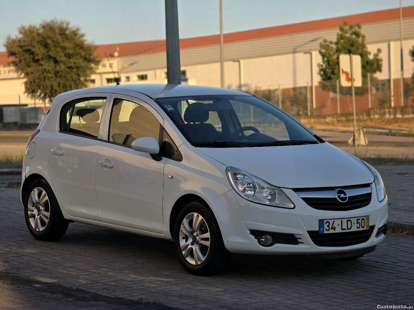 Opel Corsa D 1.2 (2010) — fotografia 9