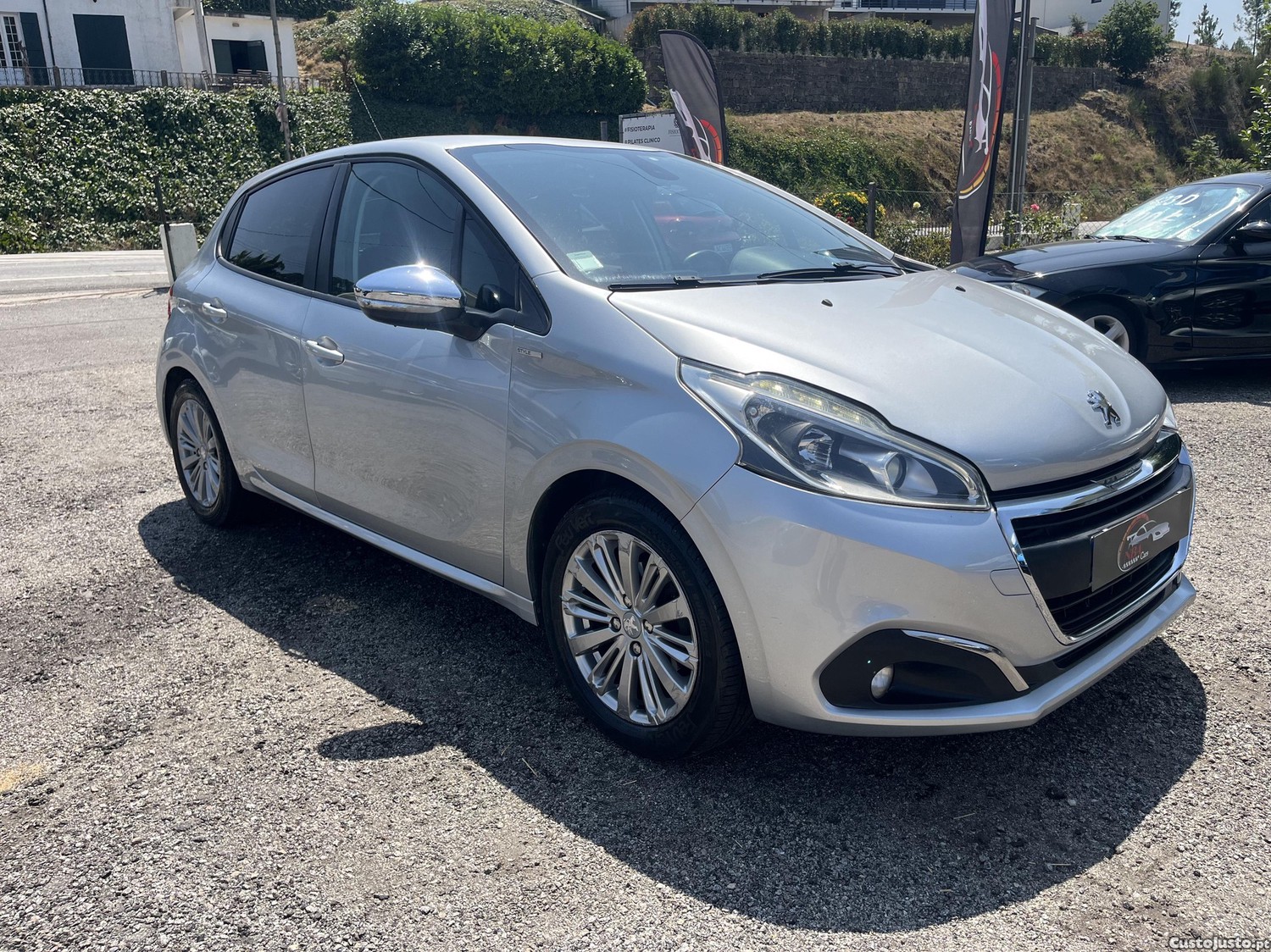 Peugeot 208 1.2 Plus — fotografia 9