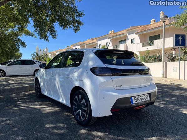 Peugeot 208 Active 1.2 PureTech - 24 foto 3