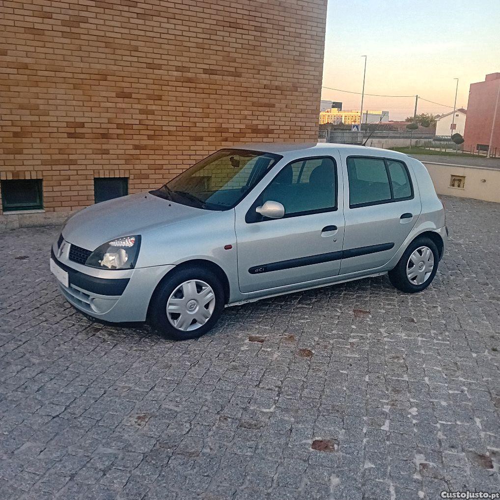 Renault Clio 1.5 dci exclusive — fotografia 11
