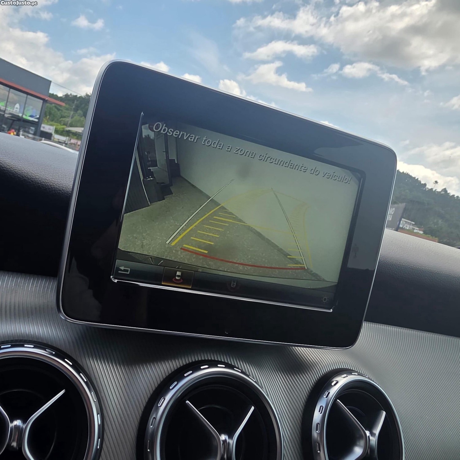 Mercedes-Benz GLA 180 CDI Urban Aut. — fotografia 3
