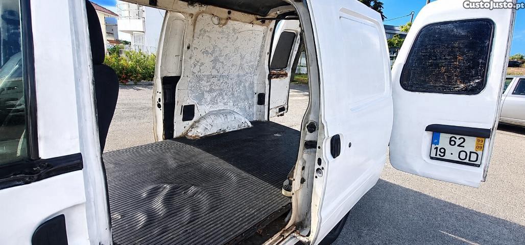 Nissan Vanette 2.5Diesel "Pronto a Circular" — fotografia 8