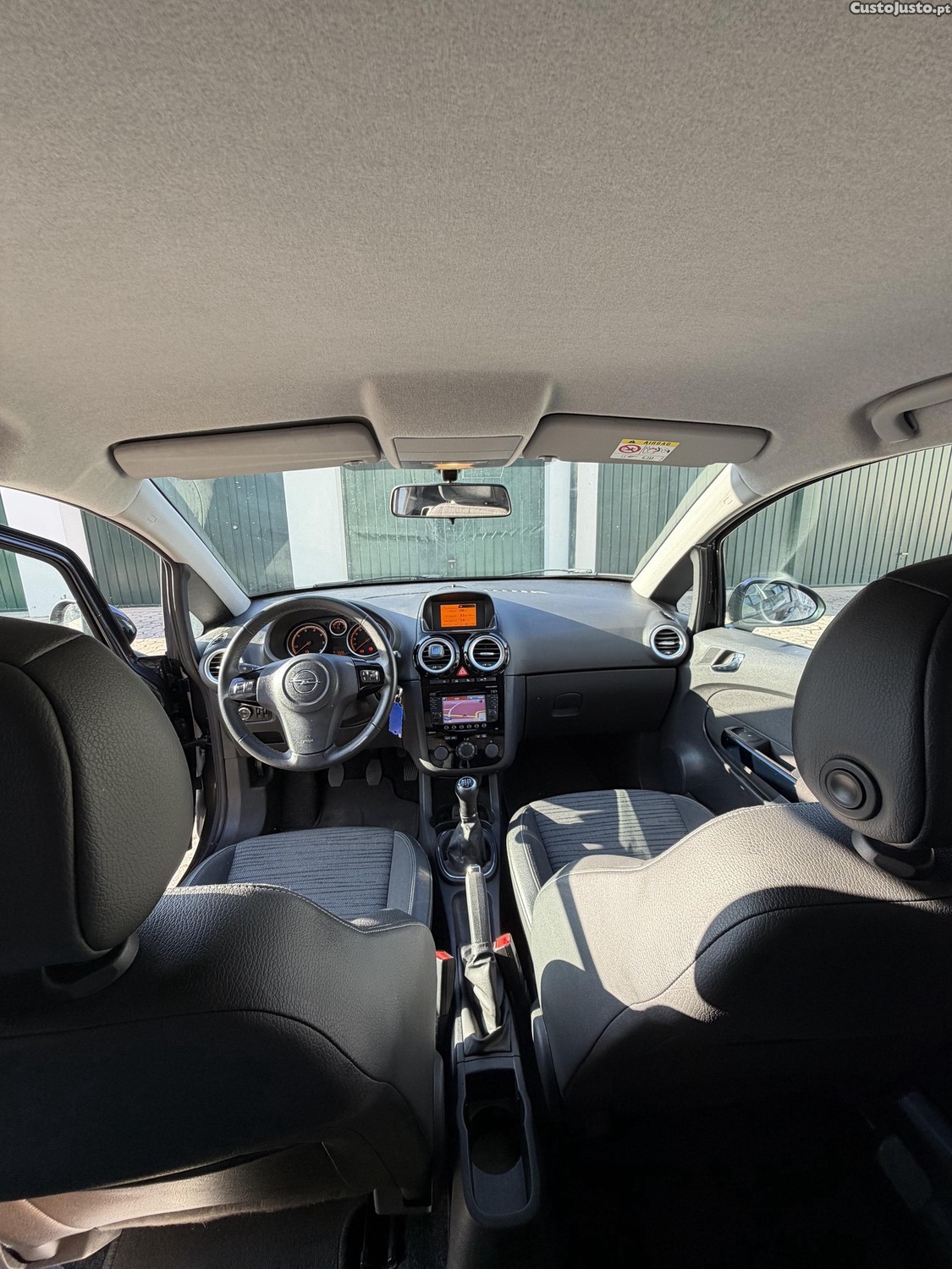 Opel Corsa 1.3 CDTI 95CV Business + 3 portas 5 lugares — fotografia 4