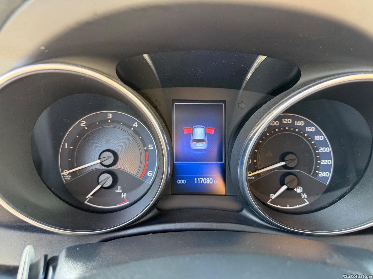 Toyota Auris 1.4 D4D — fotografia 9