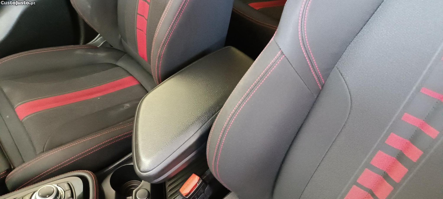 BMW 218 Active Tourer SPORT LINE — fotografia 12
