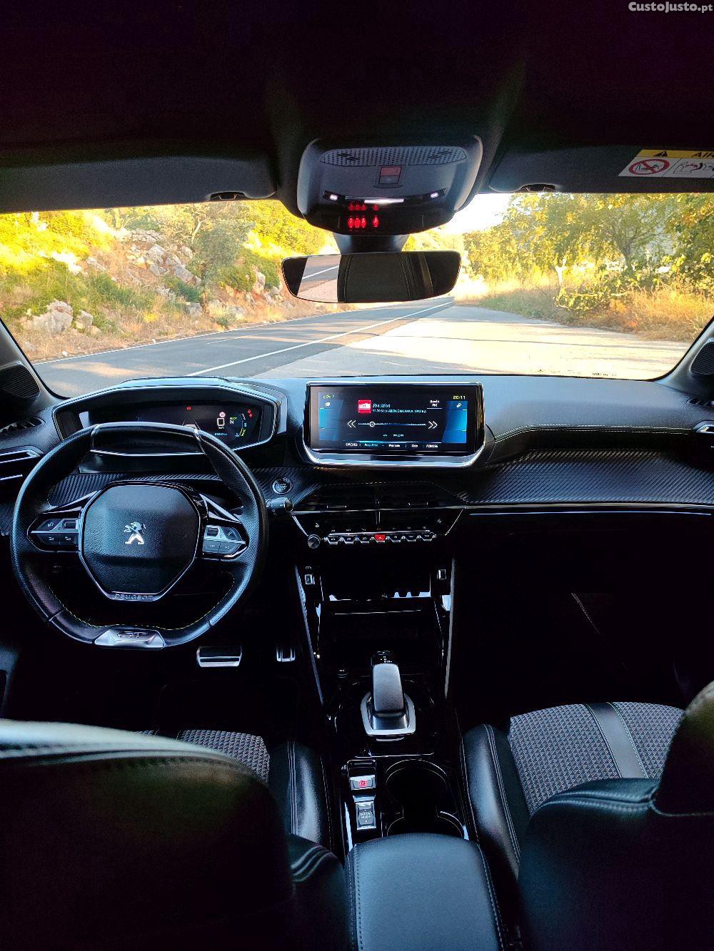 Peugeot e-208 GT Line — fotografia 3