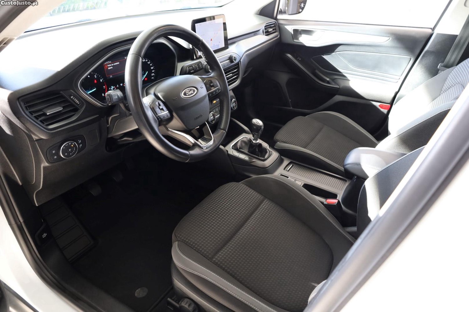 Ford Focus 1.0 EcoBoost MHEV Connected — fotografia 3