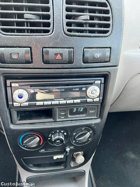 Kia Rio 1.3 LS Confort — fotografia 3