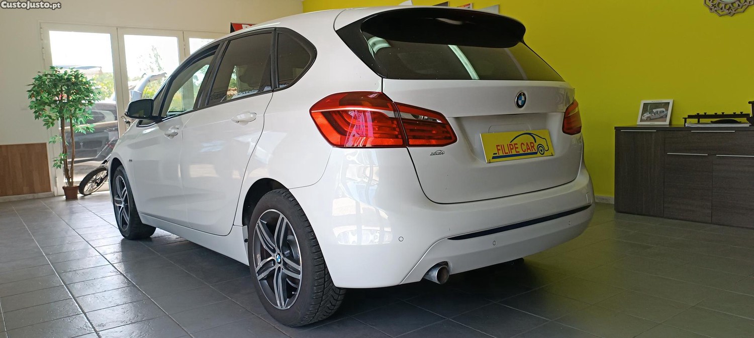 BMW 218 Active Tourer SPORT LINE — fotografia 16