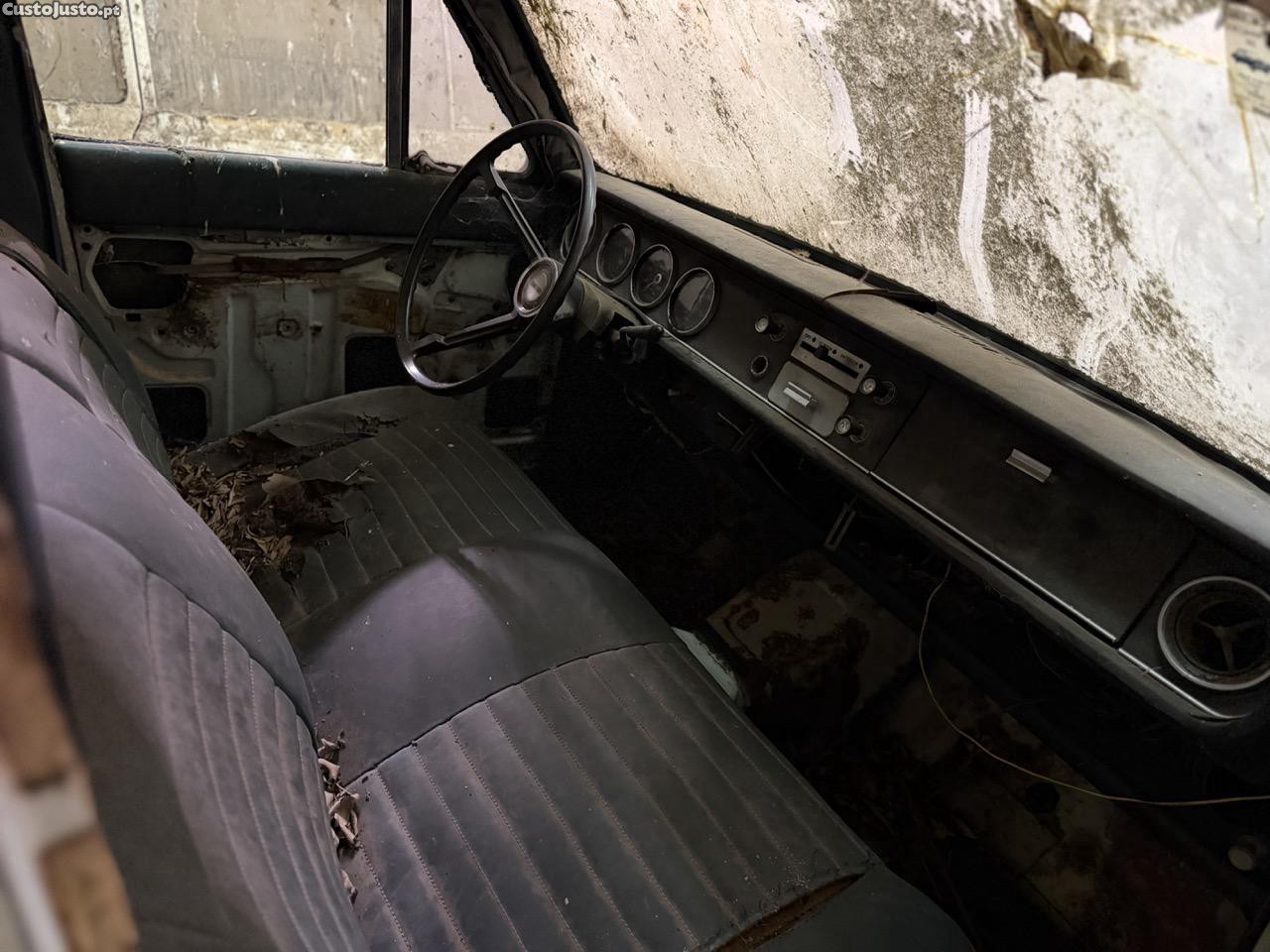 Ford  Corsair Deluxe - 1967 — photo 4