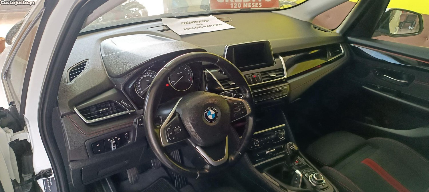 BMW 218 Active Tourer SPORT LINE — fotografia 15