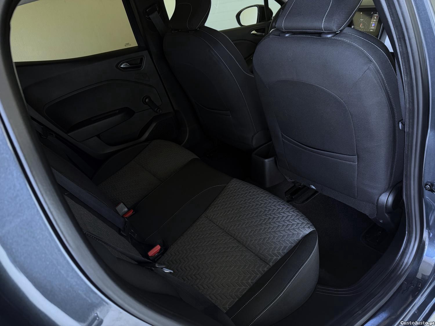 Renault Clio TCe 90 Limited — fotografia 6