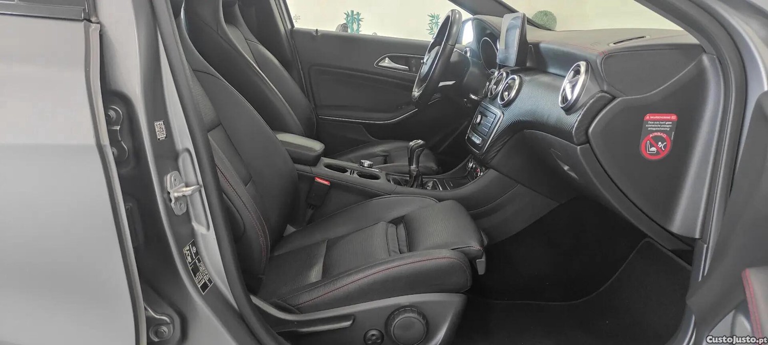 Mercedes-Benz A 180 d AMG Line — fotografia 10