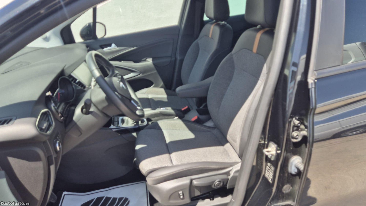 Opel Crossland 1.2 T Business Edition — fotografia 15