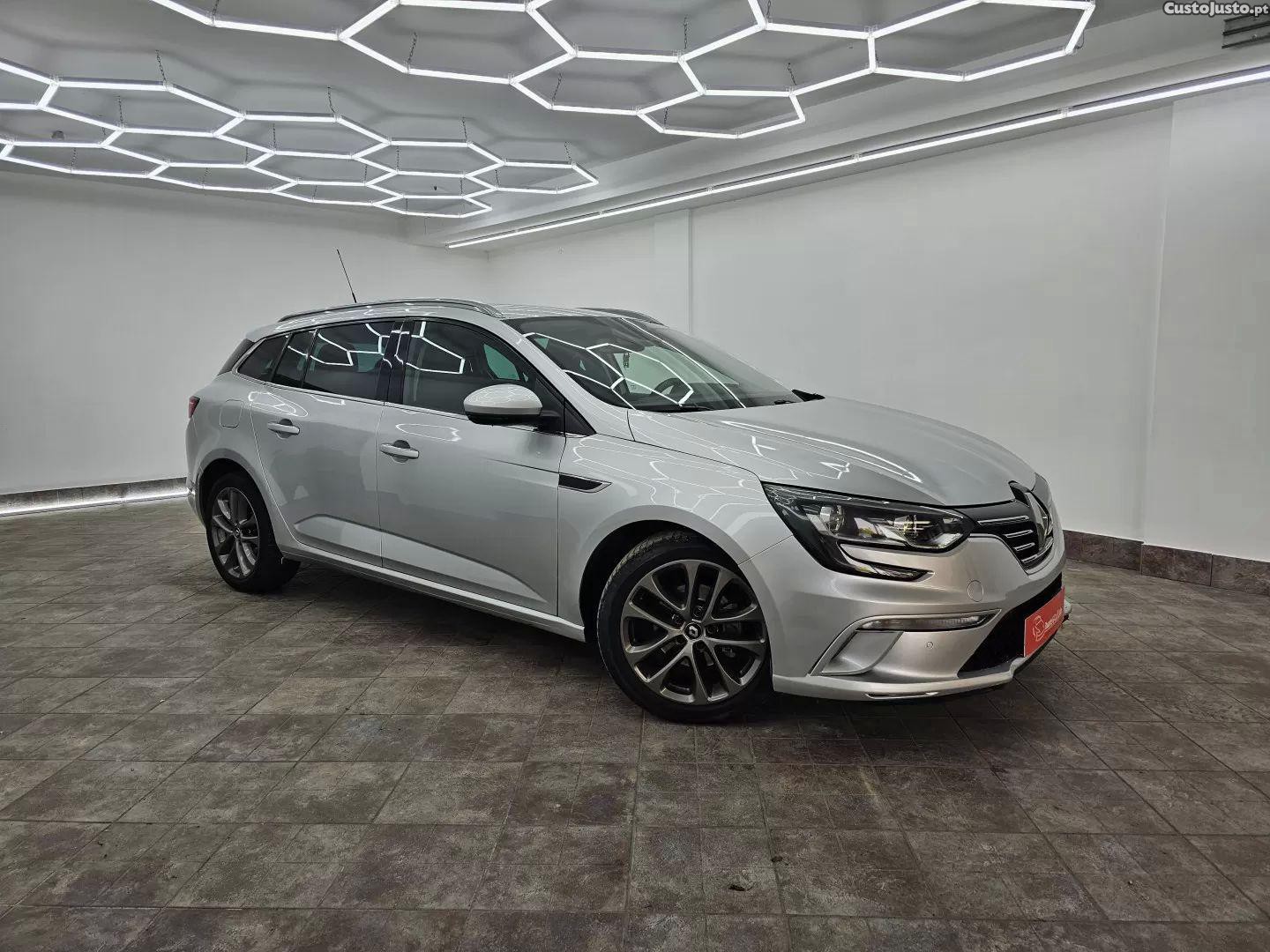 Renault Mégane 1.5 blue dci gt line edc — fotografia 23
