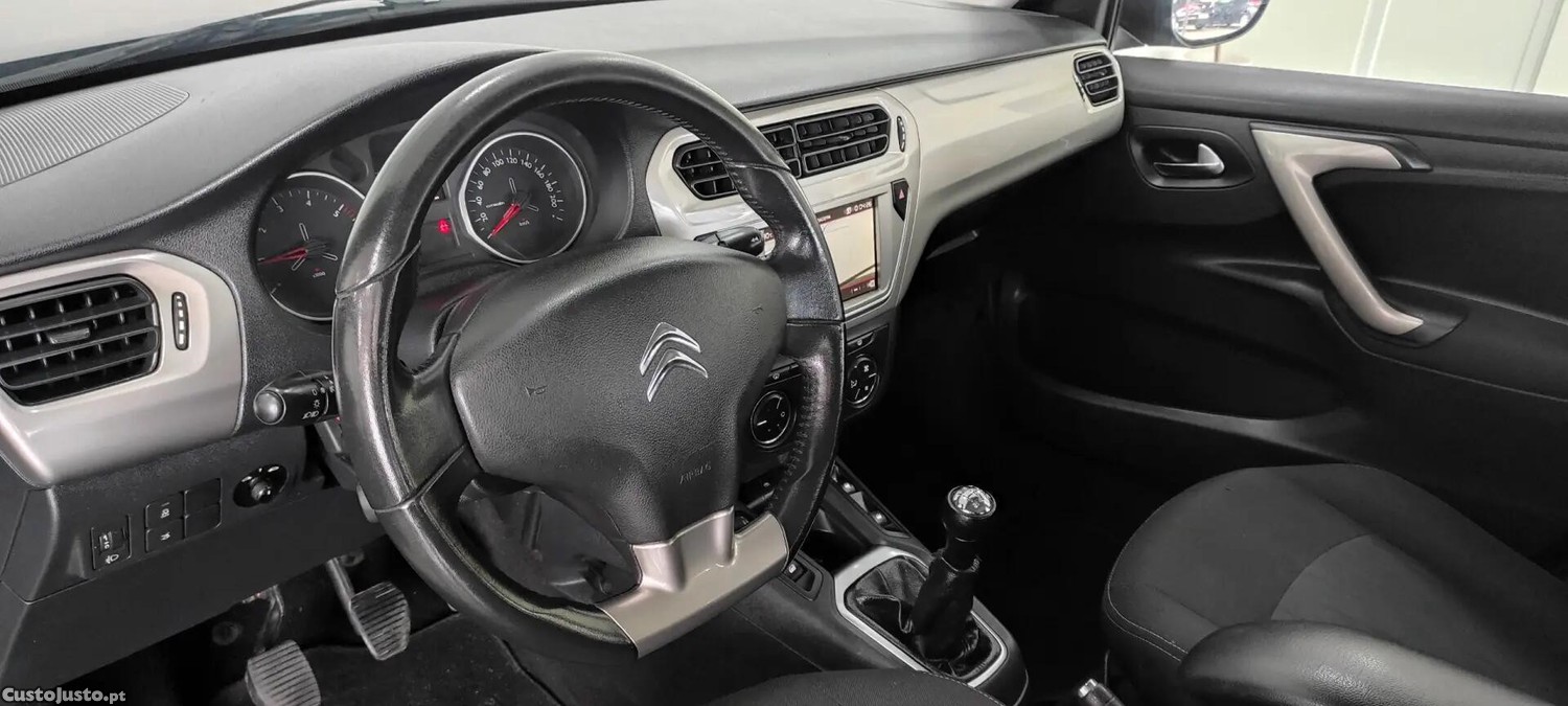 Citroën C-Elysée BlueHDi Selection — fotografia 15