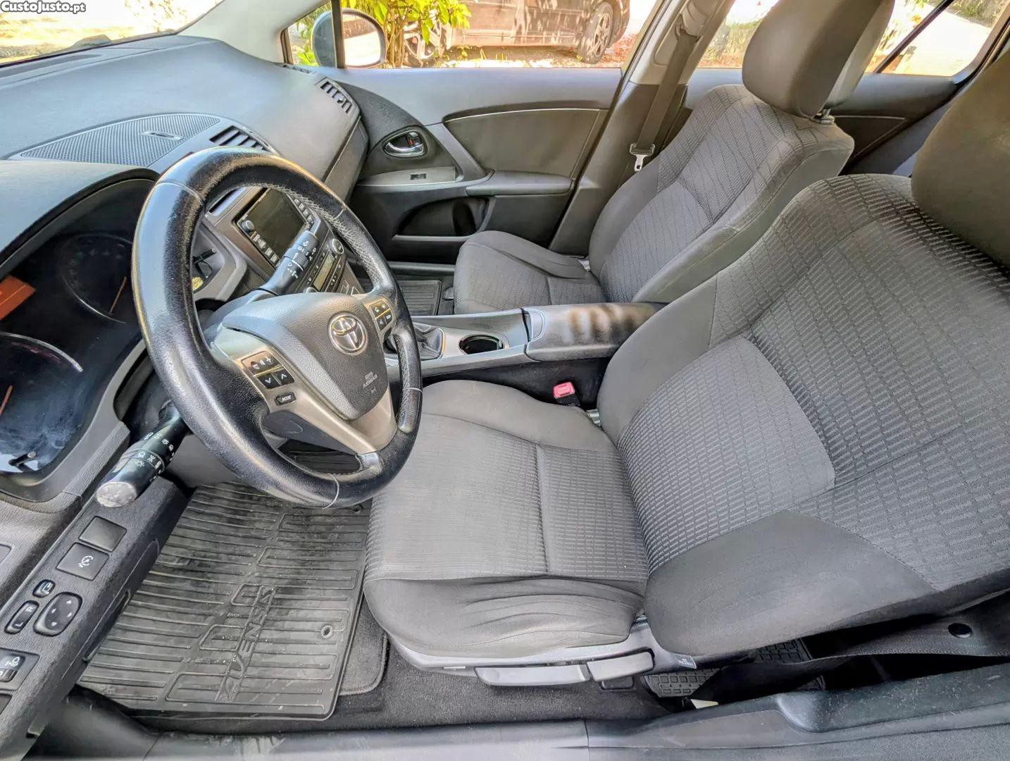 Toyota Avensis 2.0 d-4d gps — fotografia 7