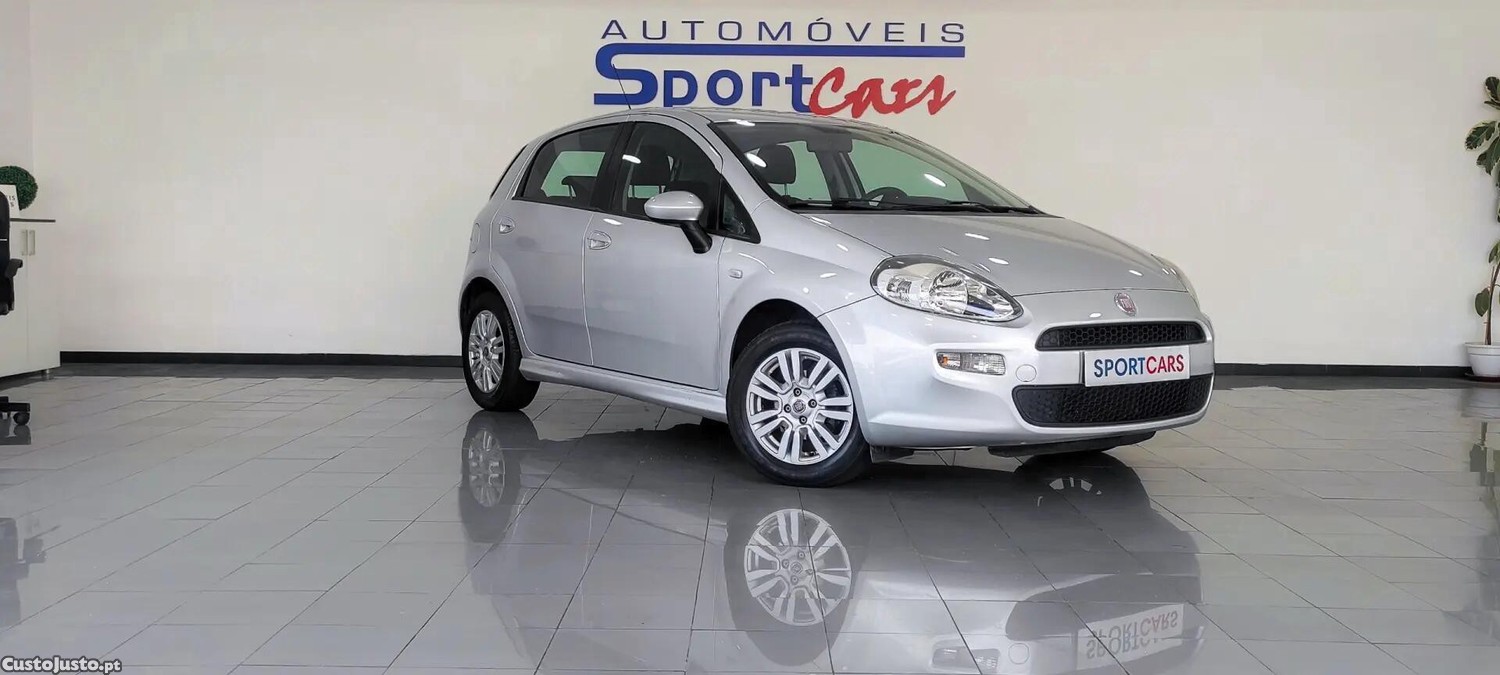 Fiat Punto 1.2 Young S&S — fotografia 19