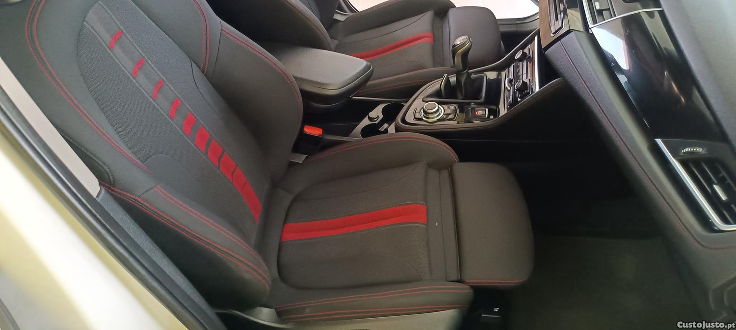BMW 218 Active Tourer SPORT LINE — fotografia 8