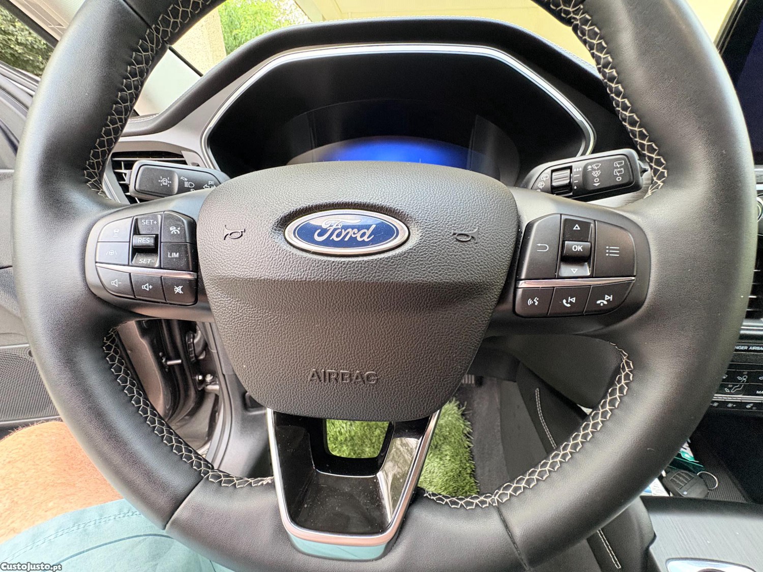Ford Kuga PHEV Vignale — fotografia 3