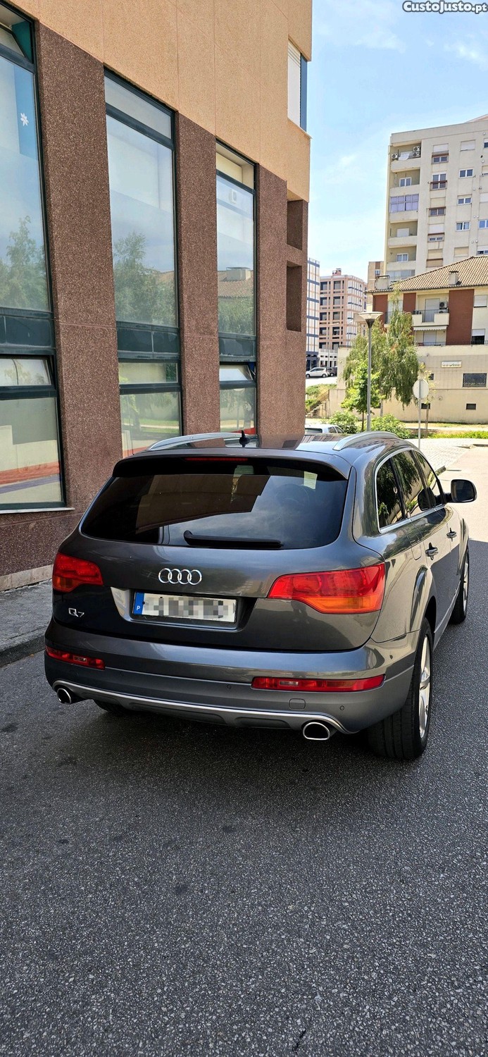 Audi Q7 S"Line — fotografia 11