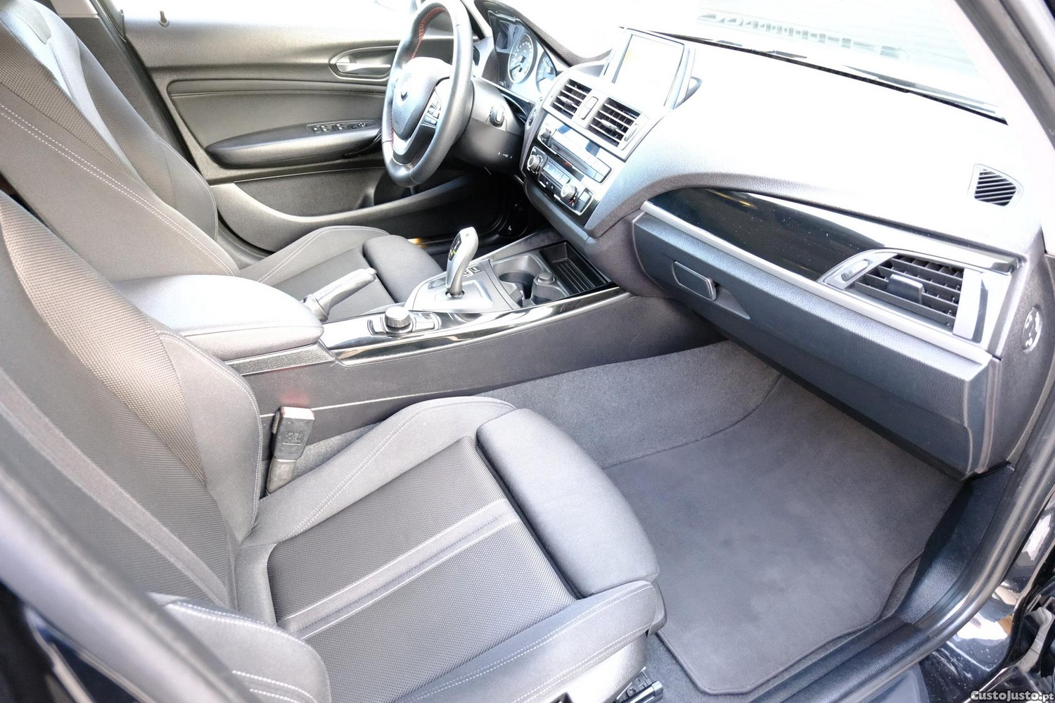 BMW 116 d Line Sport Auto — fotografia 14