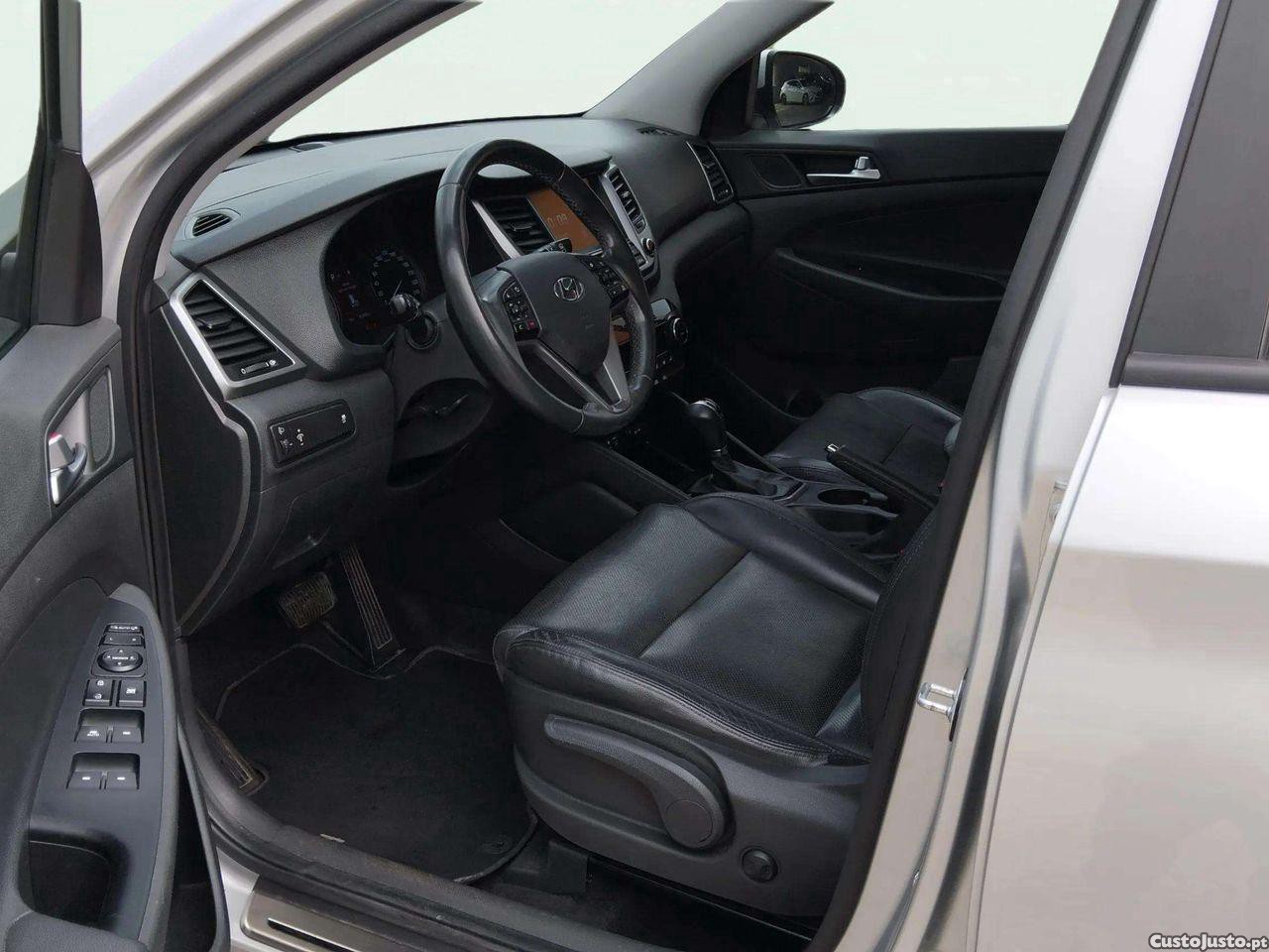 Hyundai Tucson 1.7 CRDi Premium DCT — fotografia 4