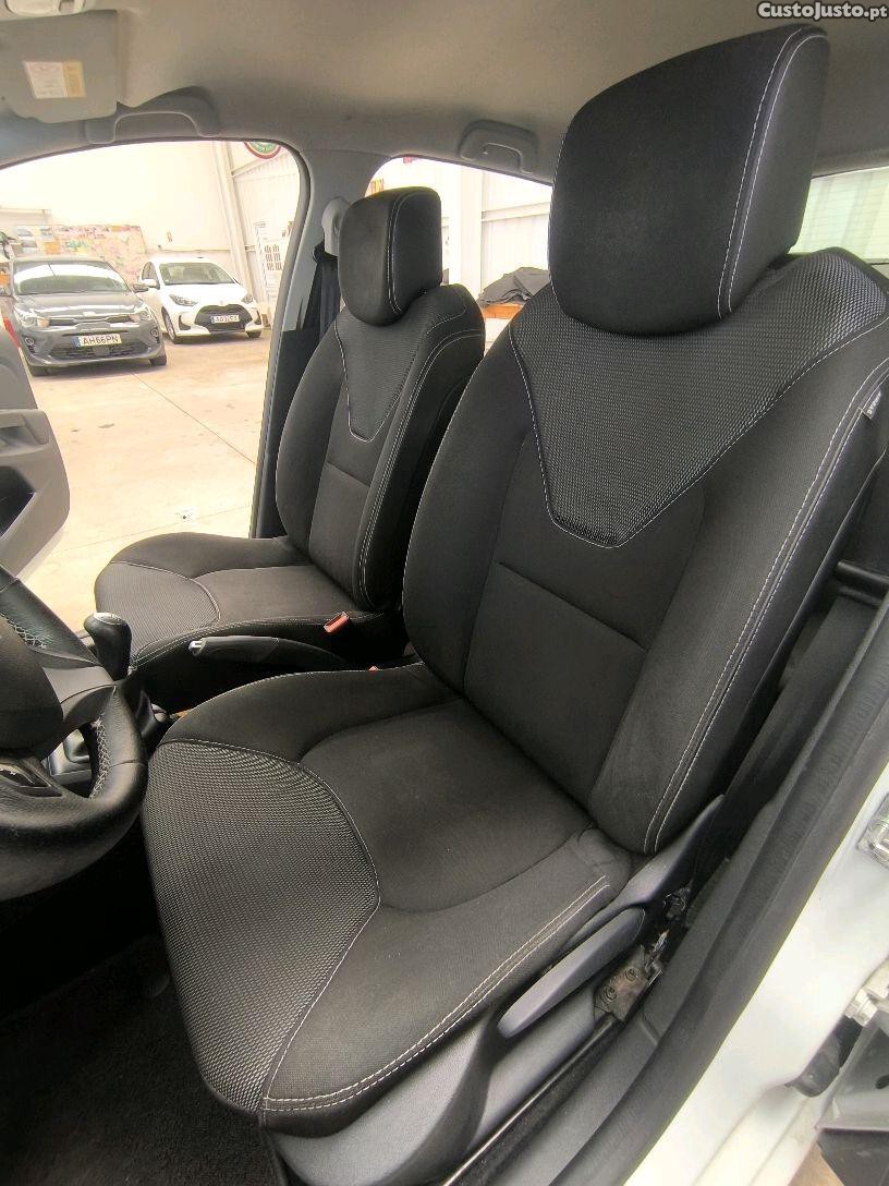 Renault Clio 4 1.5 dCi — fotografia 7