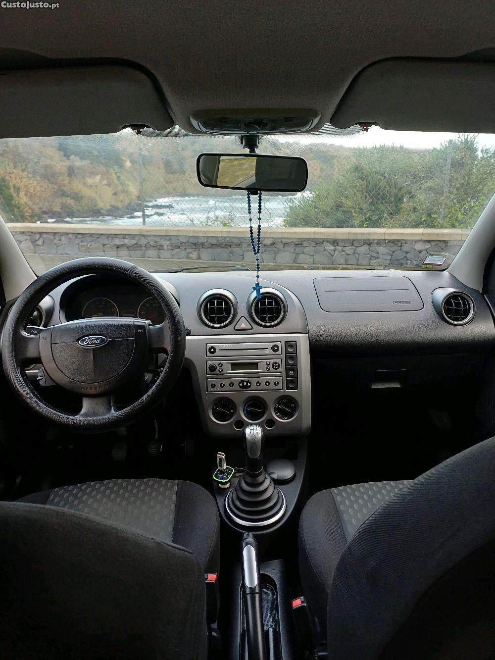 Ford Fiesta latdyb — fotografia 5