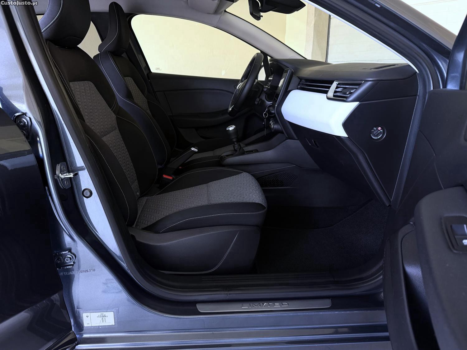 Renault Clio TCe 90 Limited — fotografia 7