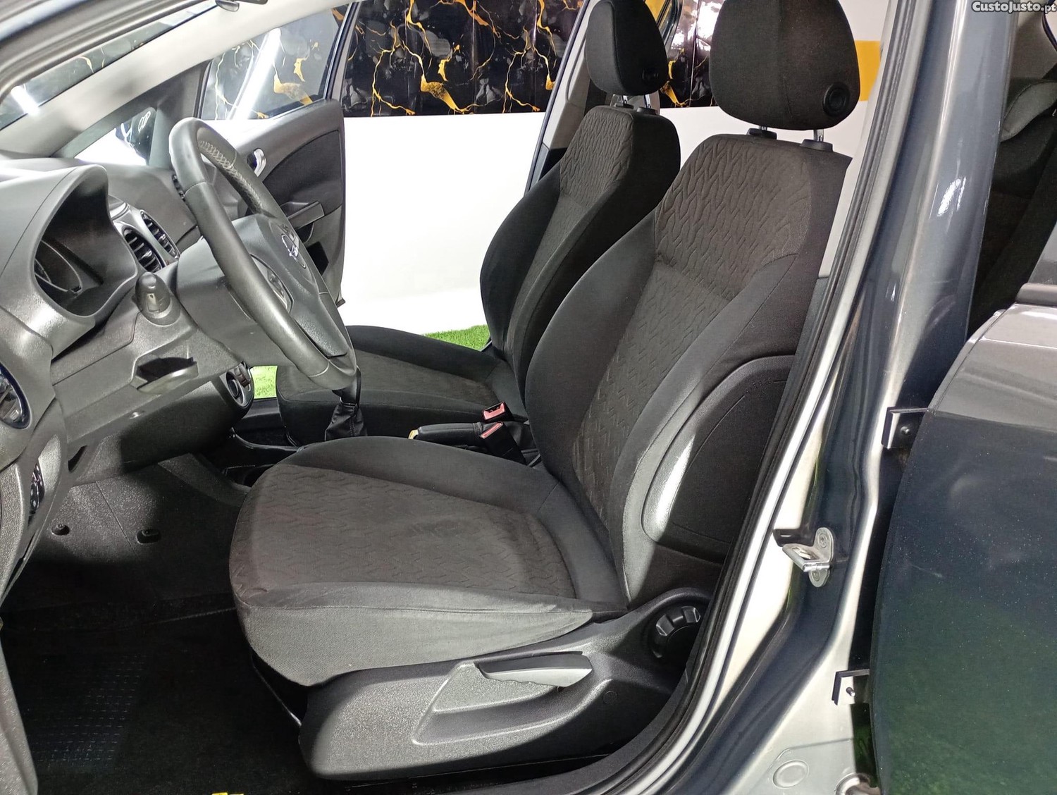 Opel Corsa 1.3 CDTI Enjoy 88g — fotografia 5