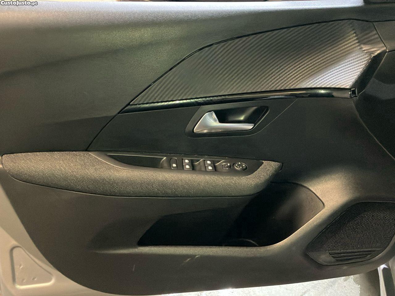 Peugeot 208 1.2 Hybrid Allure e-DCS6 — fotografia 3
