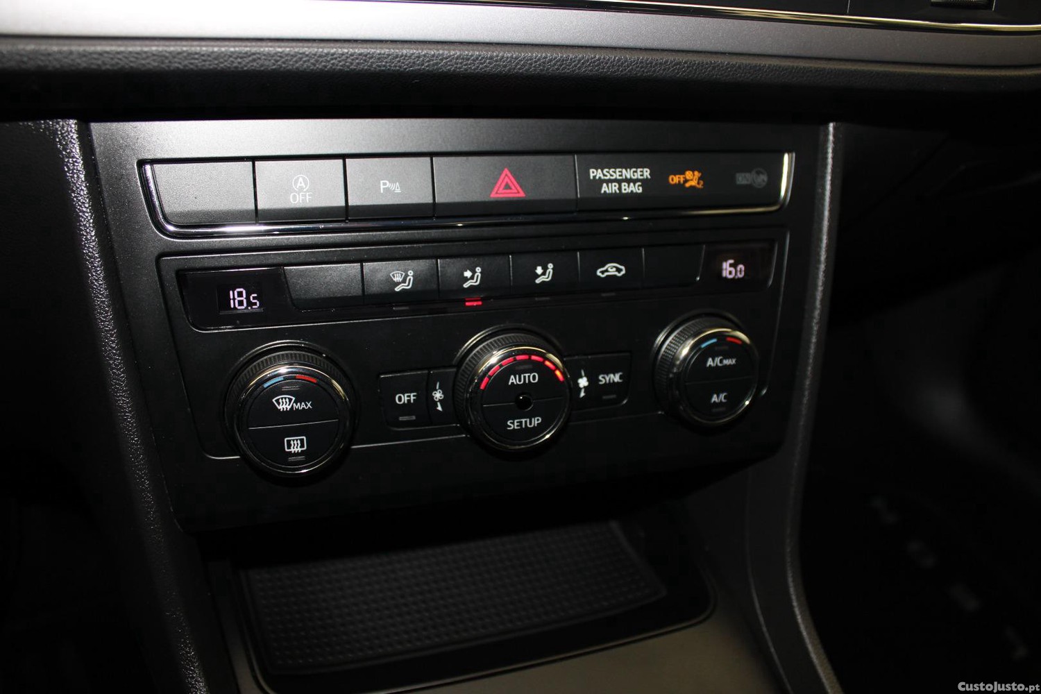 SEAT Leon ST 1.6 TDI STYLE — fotografia 12