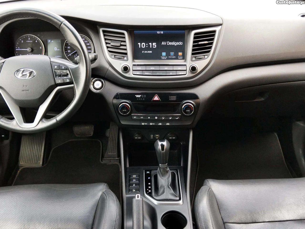 Hyundai Tucson 1.7 CRDi Premium DCT — fotografia 6