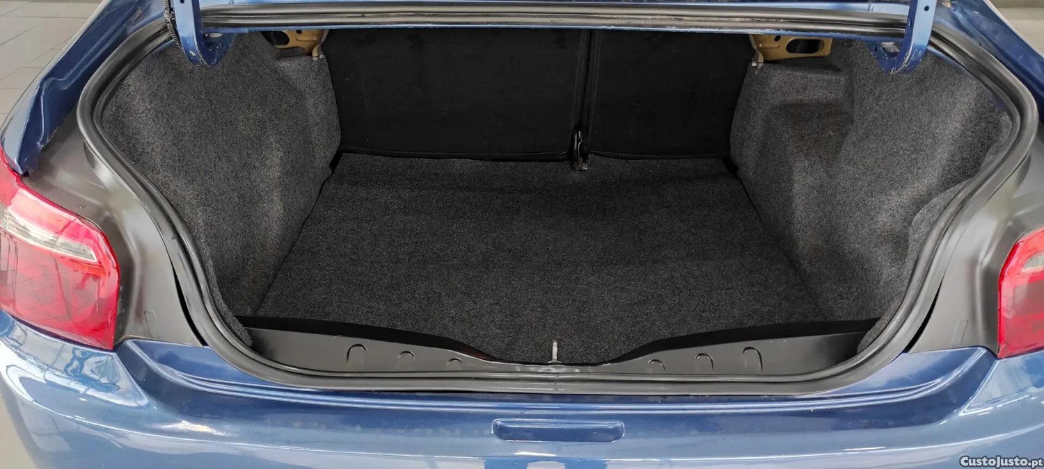 Citroën C-Elysée BlueHDi Selection — fotografia 13
