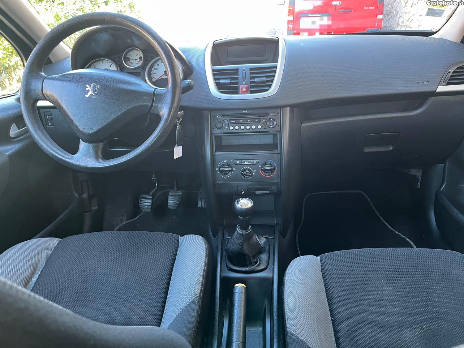 Peugeot 207 1.4 hdi Estimado — fotografia 3