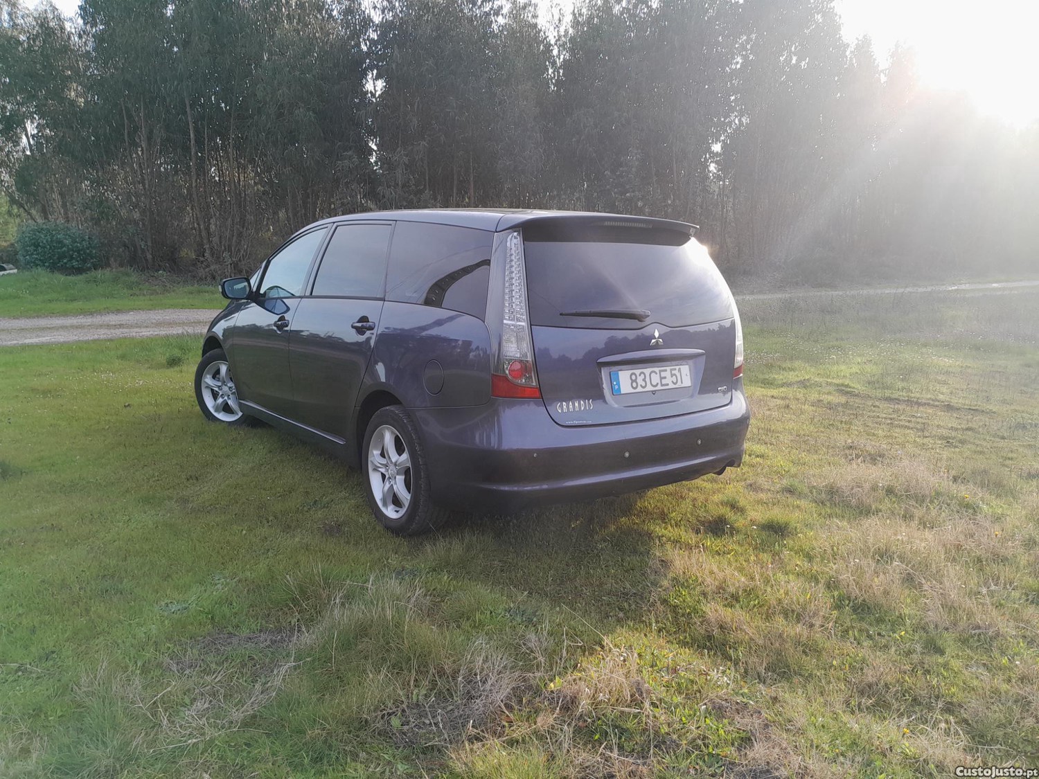 Mitsubishi Grandis 7 lugares — fotografia 6