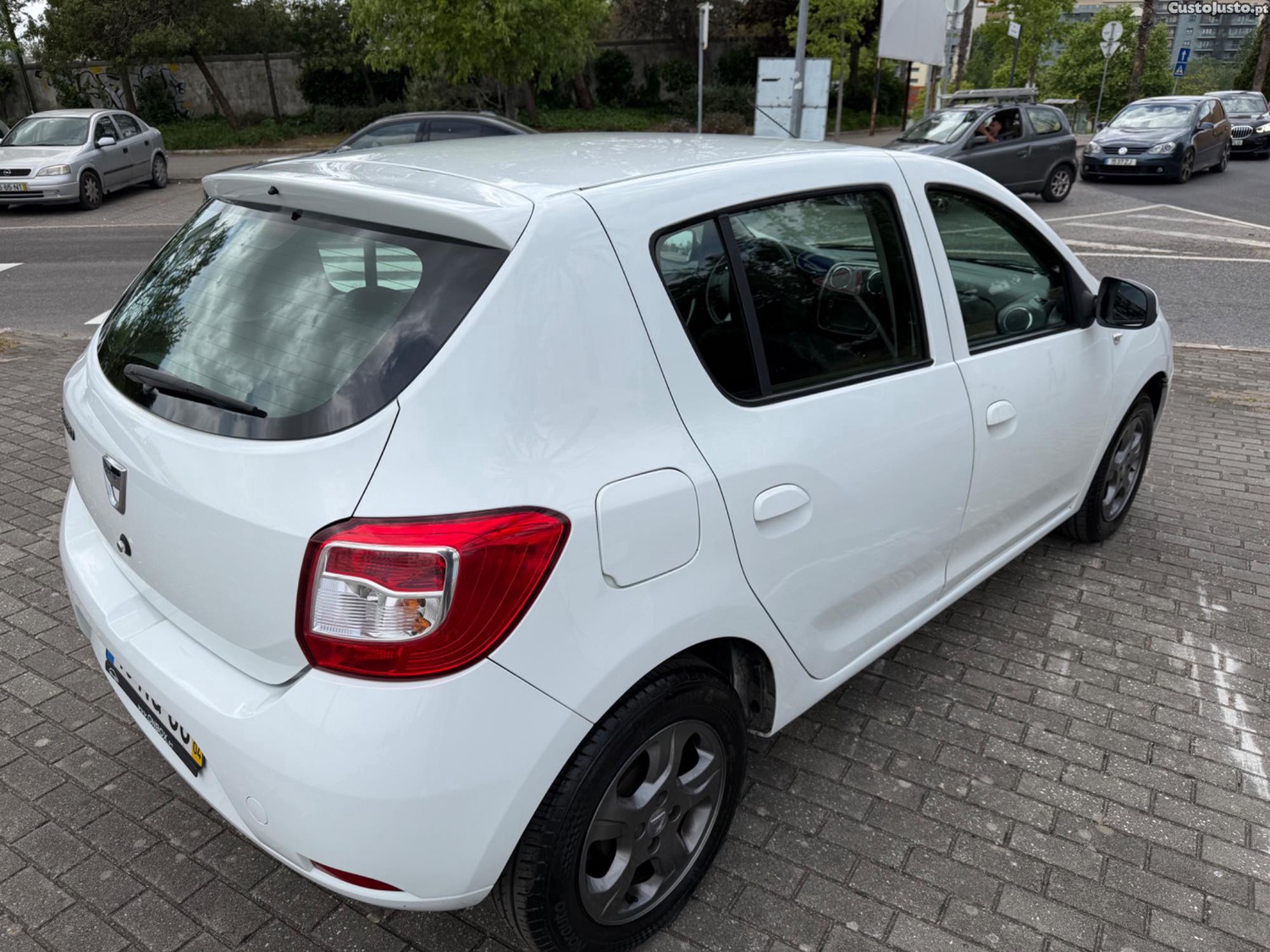 Dacia Sandero 1.2 16V CONFORT BI-FUEL — fotografia 15