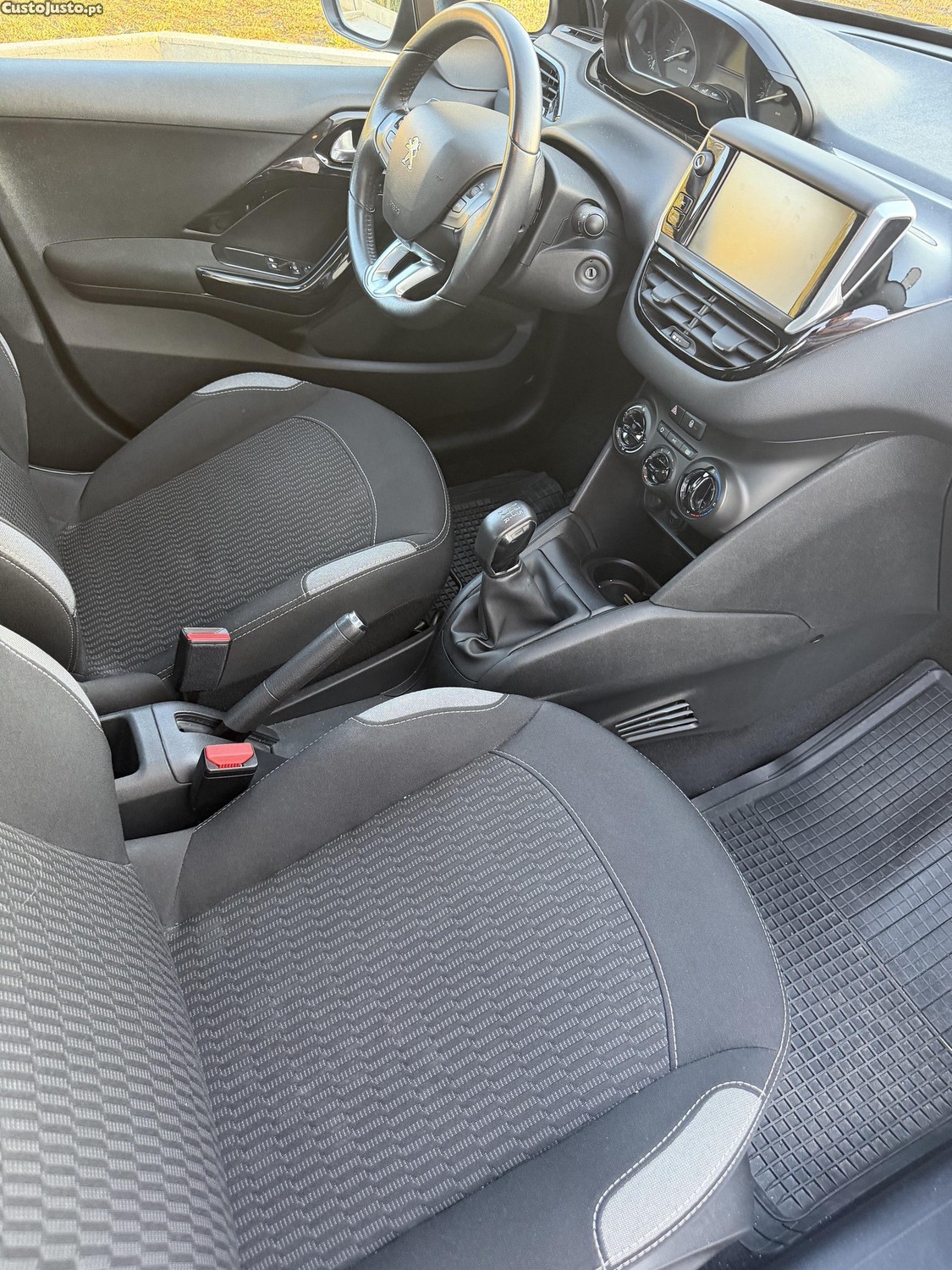 Peugeot 208 1.2 puretech — fotografia 6