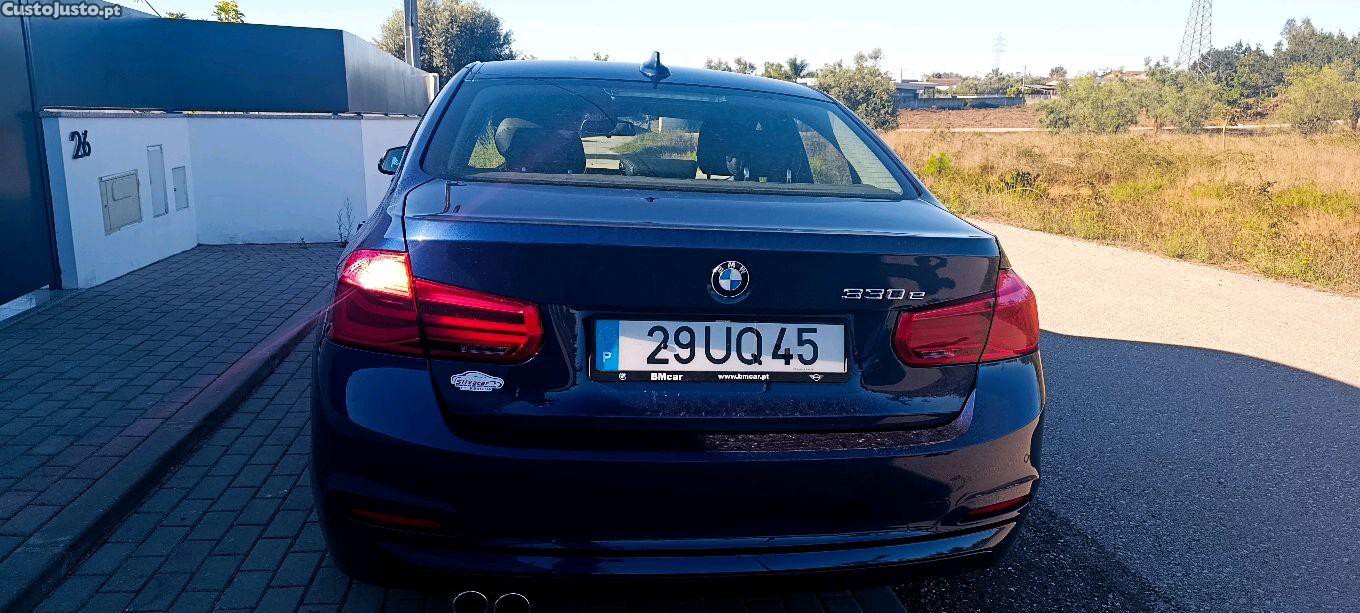 BMW 330 e iperforma — fotografia 9