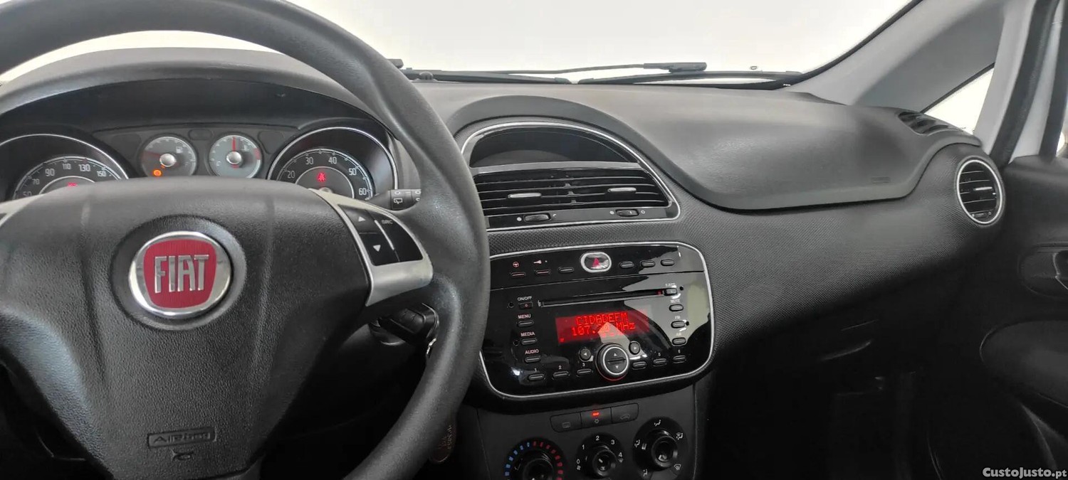 Fiat Punto 1.2 Young S&S — fotografia 6