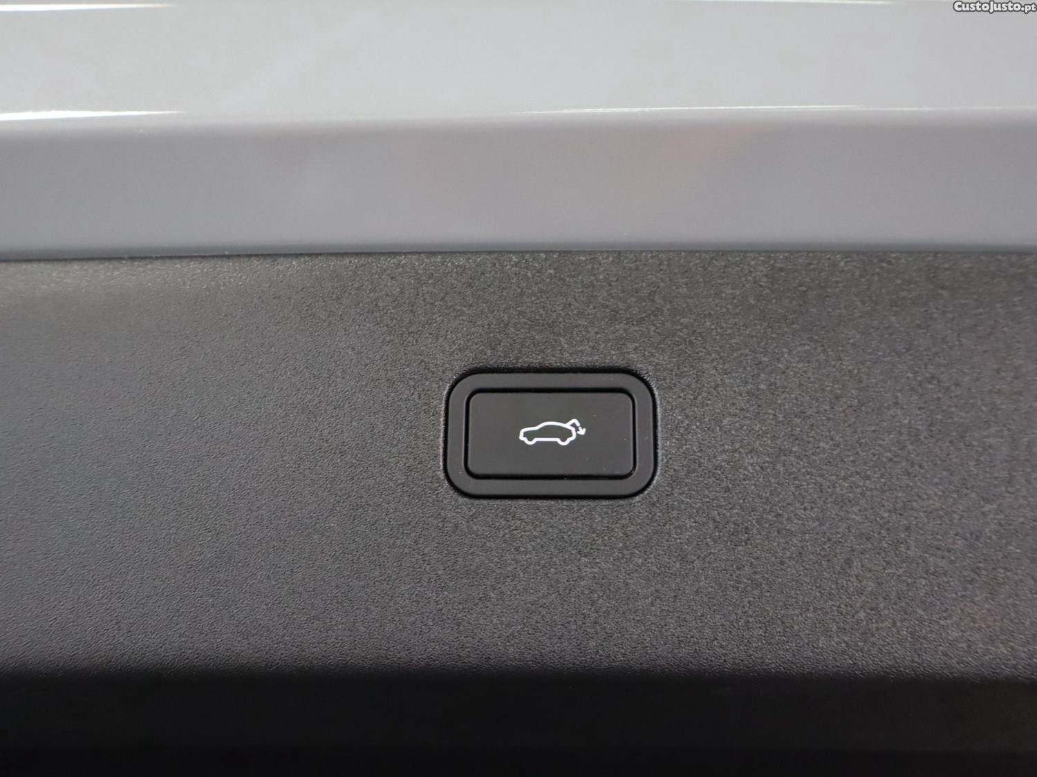 Volvo EX 30 69 kWh Single Motor Extended Range Plus — fotografia 8