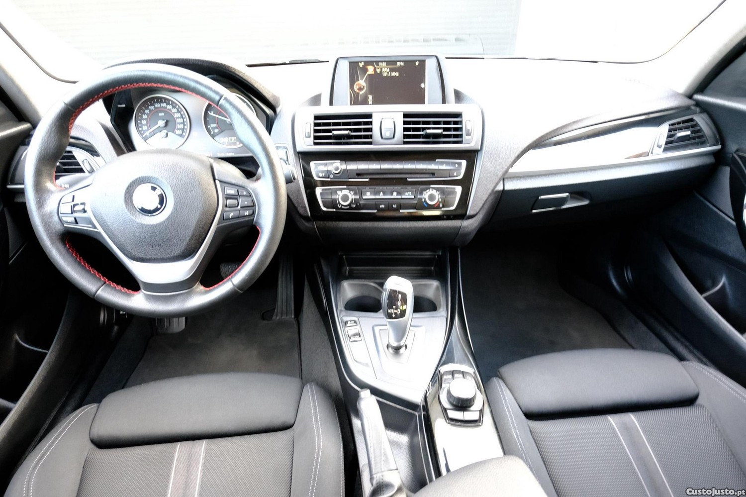 BMW 116 d Line Sport Auto — fotografia 13