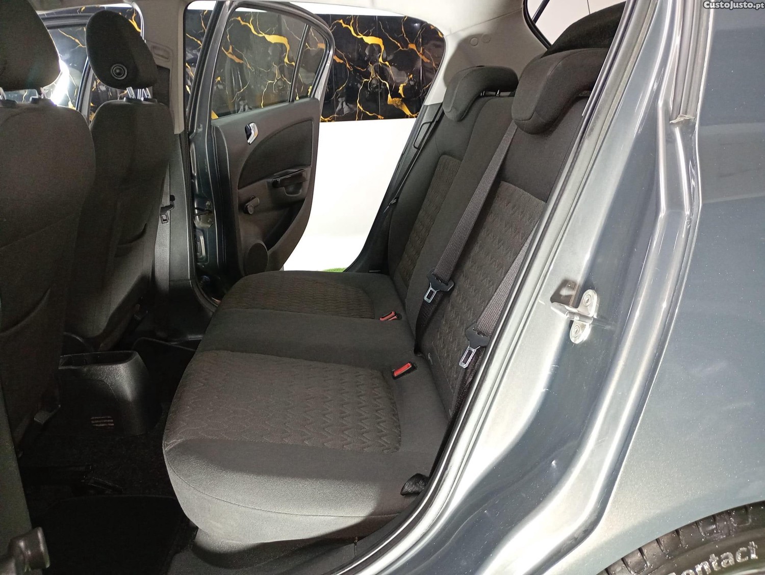 Opel Corsa 1.3 CDTI Enjoy 88g — fotografia 3