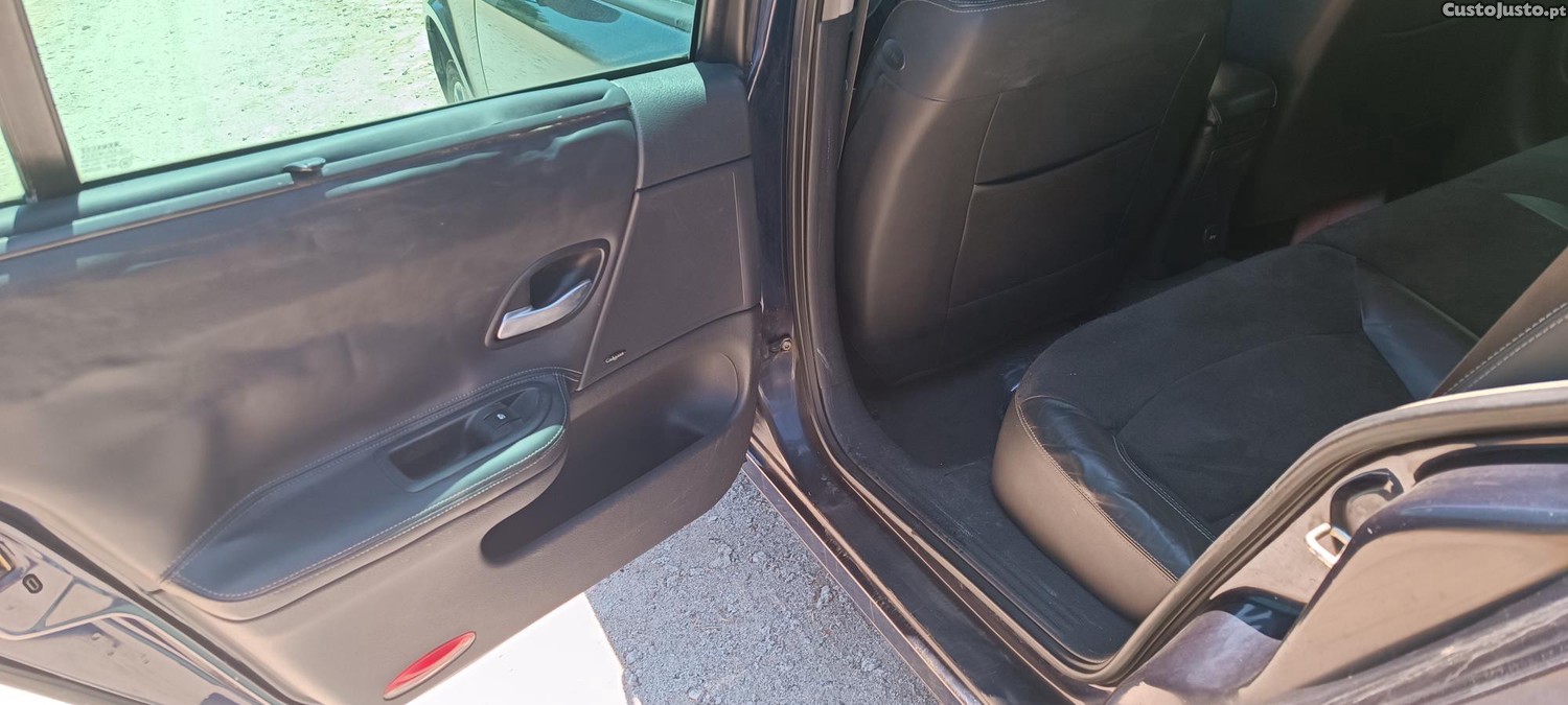 Renault Laguna 2.0 150 cv — fotografia 9
