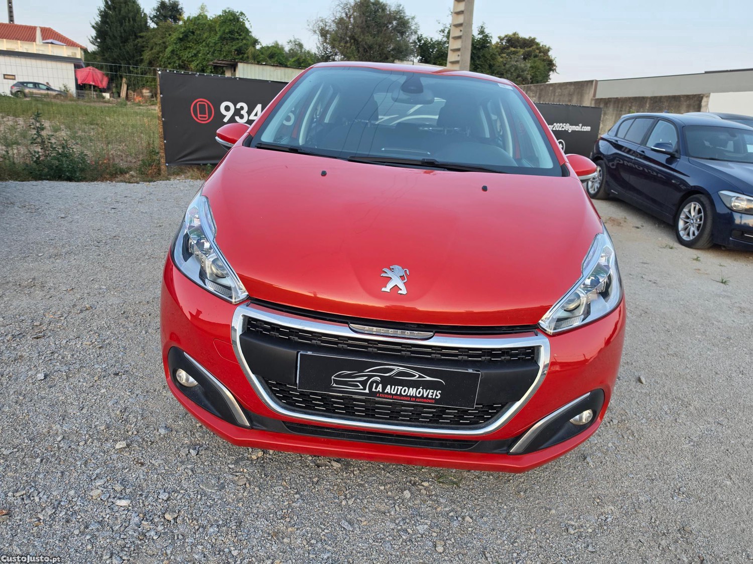 Peugeot 208 1.2 signature 110CVcomo novo 97000km — fotografia 17