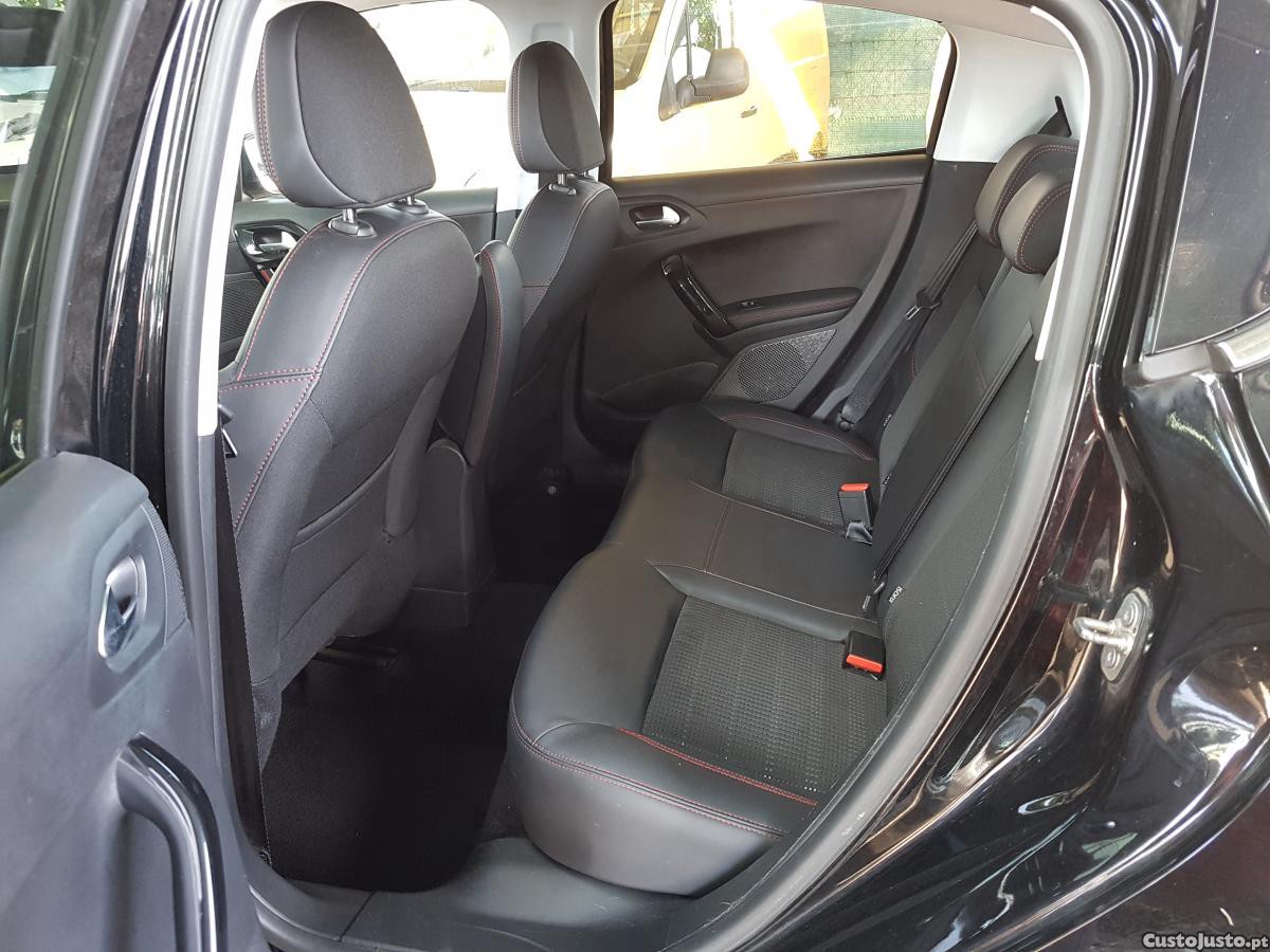 Peugeot 208 Gt line — fotografia 4