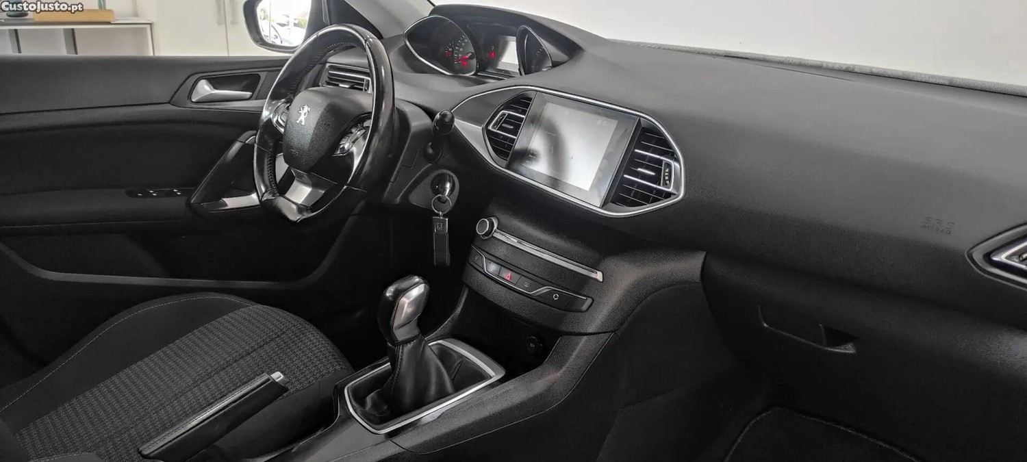 Peugeot 308 1.6 BlueHDi Style — fotografia 25
