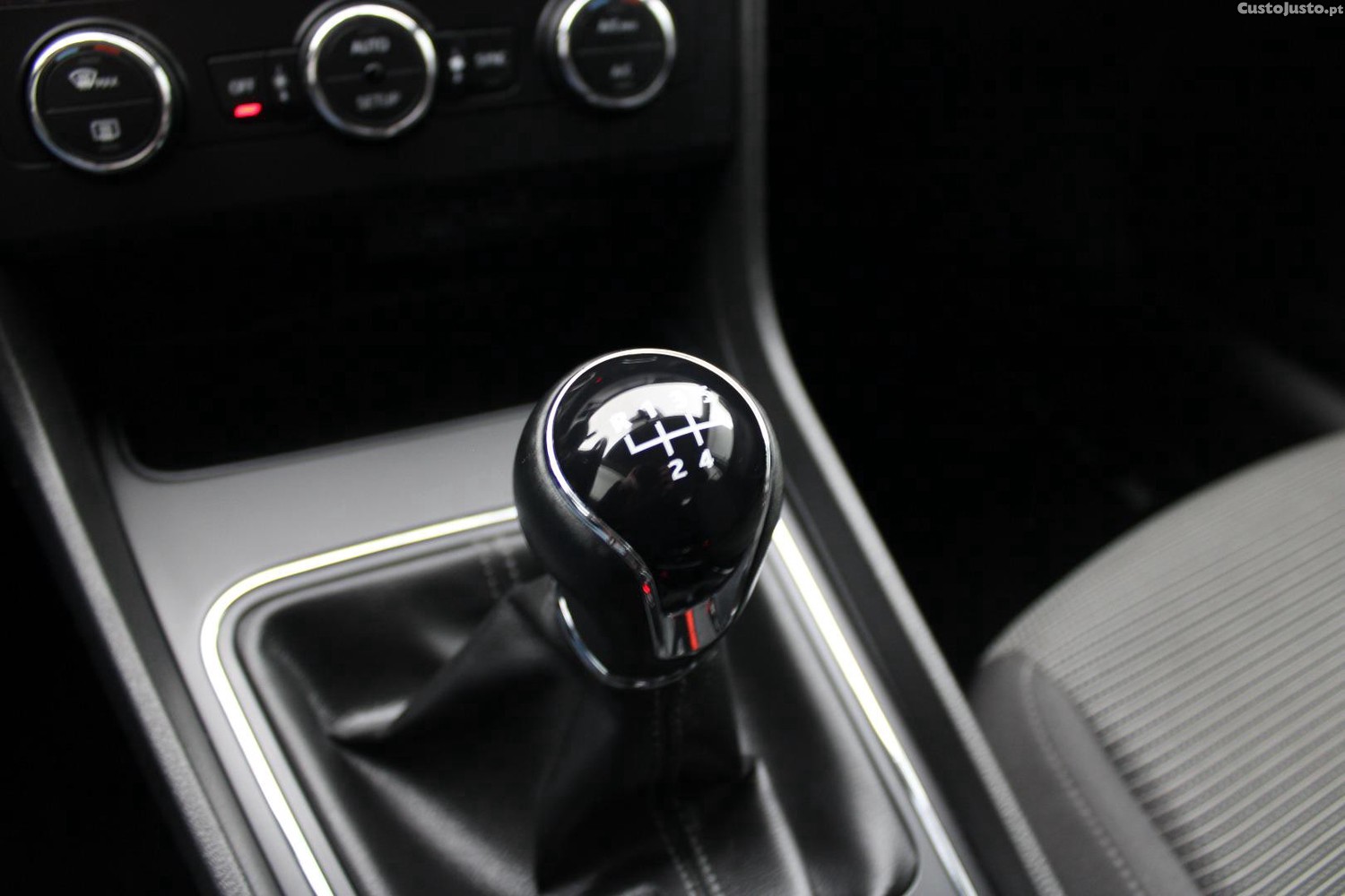 SEAT Leon ST 1.6 TDI STYLE — fotografia 11